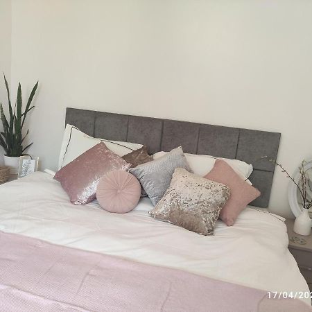 Hale Lodge Лондон Экстерьер фото